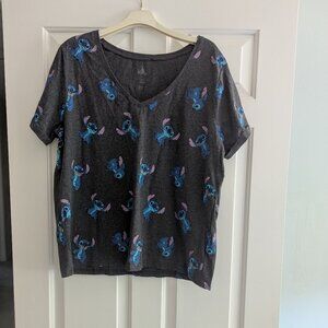 Disney Lilo & Stich V-neck T-shirt   XL